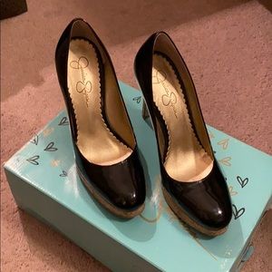 Jessica Simpson heel